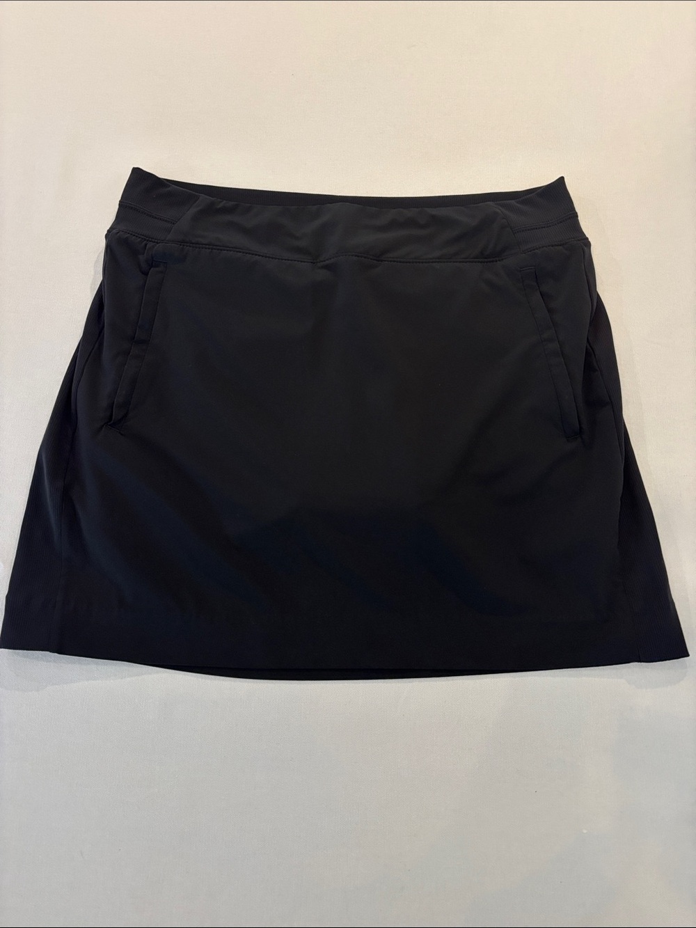 Athleta Women’s Black Brooklyn 16" Golf Tennis Pull on Skort.  Size 8